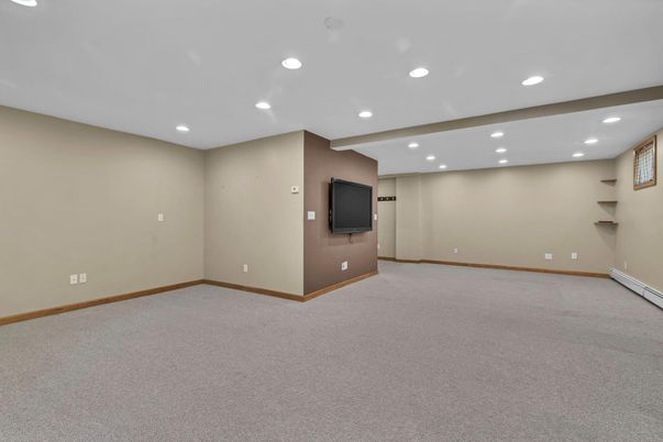 Empty room, Interior, Recessed Lighting