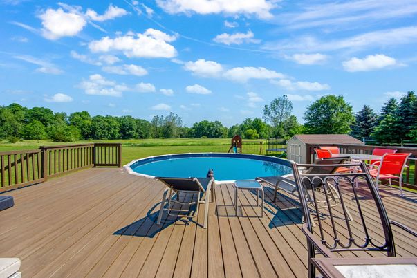 Exterior, Pool