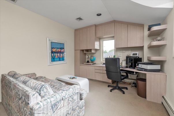 Home Office, Interior