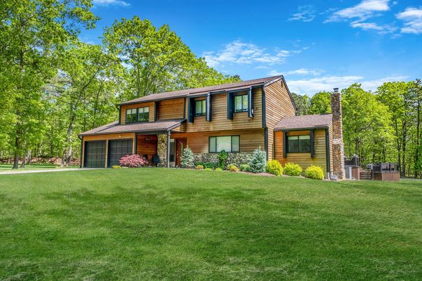 Attached, Exterior, Facade, Log Home