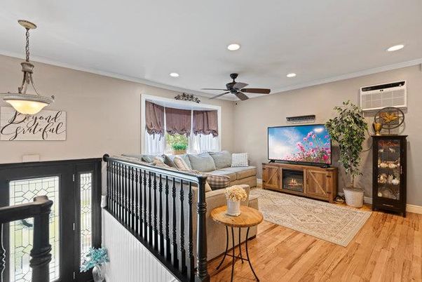 Fireplace, Interior, Living room, Pendant Lights, Recessed Lighting, Wood Texture Flooring