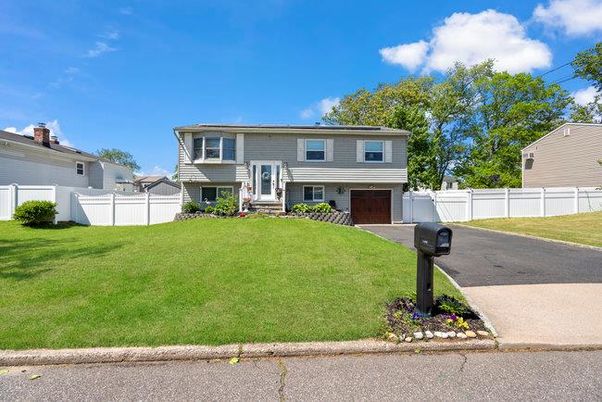 Attached, Exterior, Facade, Raised Ranch