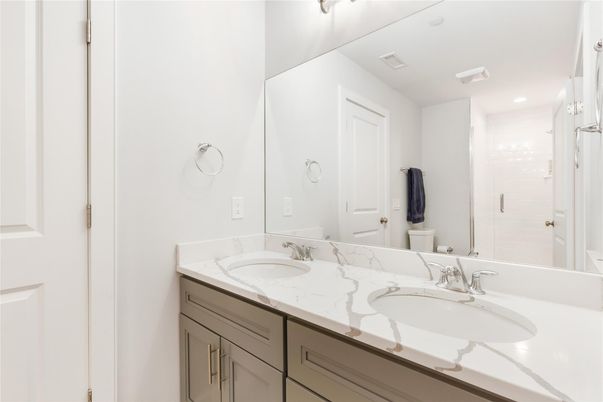 Bathroom, Dual Sink Vanities, Interior, Recessed Lighting