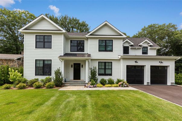 Attached, Exterior, Facade, Farmhouse