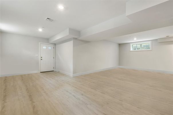 Empty room, Interior, Recessed Lighting, Wood Texture Flooring