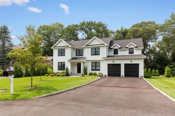Attached, Exterior, Facade, Farmhouse