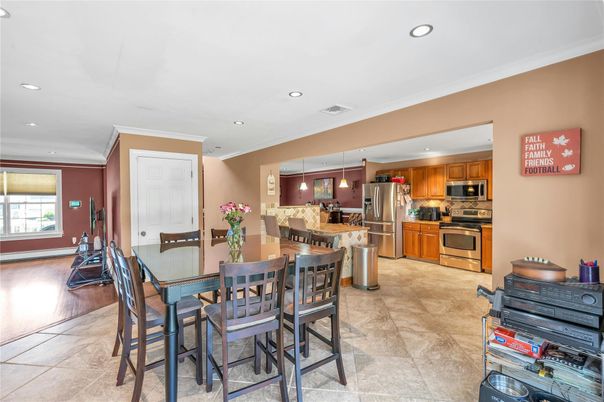 Dining room, Interior, Kitchen, Pendant Lights, Recessed Lighting, Stainless Steel Appliances