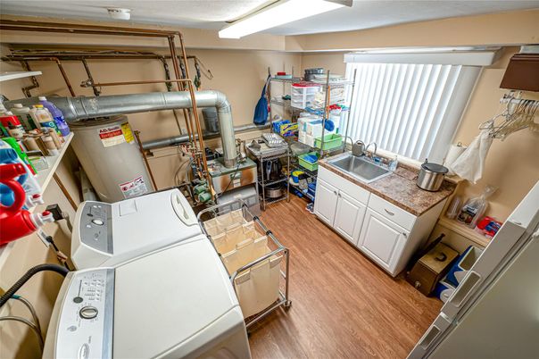Interior, Washer, Wood Texture Flooring