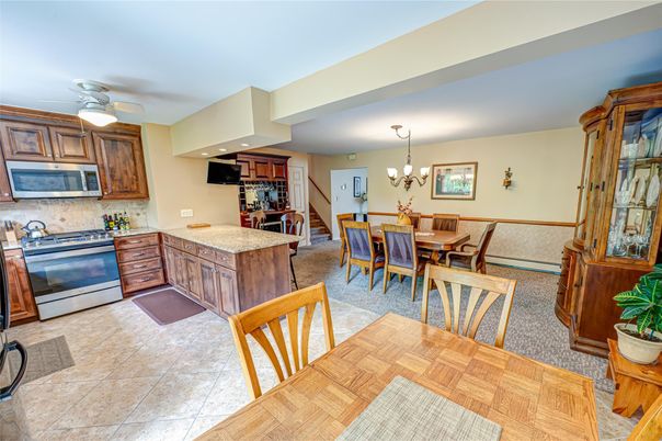 Chandelier, Dining room, Interior, Kitchen, Recessed Lighting, Stainless Steel Appliances