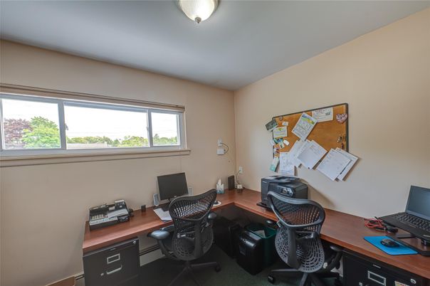 Home Office, Interior