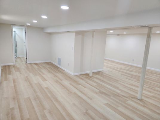 Empty room, Interior, Recessed Lighting, Wood Texture Flooring