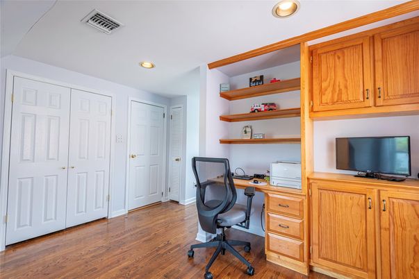 Home Office, Interior, Recessed Lighting, Wood Texture Flooring