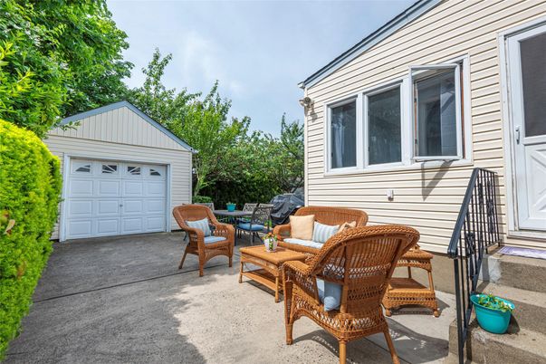 Detached Garage, Exterior