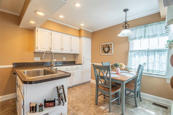 Dining room, Interior, Kitchen, Pendant Lights, Recessed Lighting