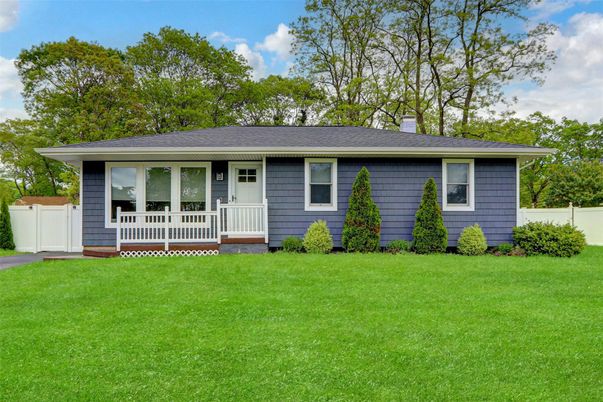 Backyard, Exterior, Facade, Ranch