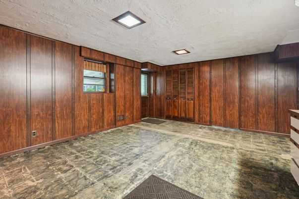 Empty room, Interior, Recessed Lighting, Wooden Walls