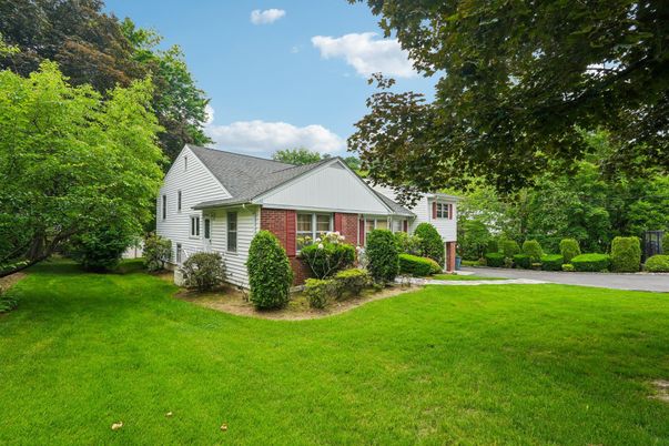 Backyard, Exterior, Facade, Brick Facade, Cape Cod