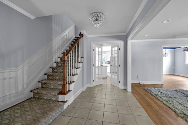 Chandelier, Interior, Recessed Lighting, Wood Texture Flooring