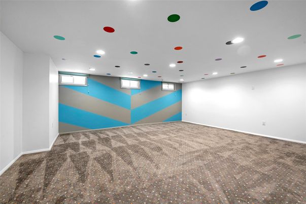Empty room, Interior, Recessed Lighting