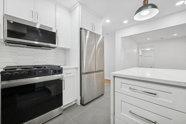 Interior, Kitchen, Pendant Lights, Recessed Lighting, Stainless Steel Appliances