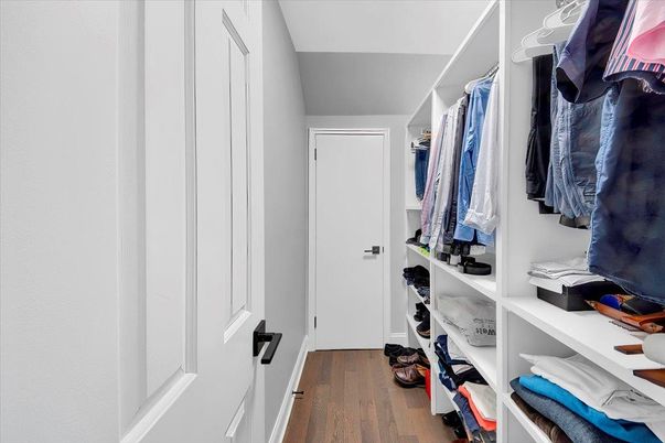 Interior, Walk-in Closets, Wood Texture Flooring