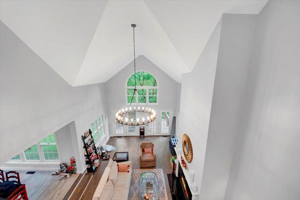 Chandelier, Interior, Living room, Pendant Lights