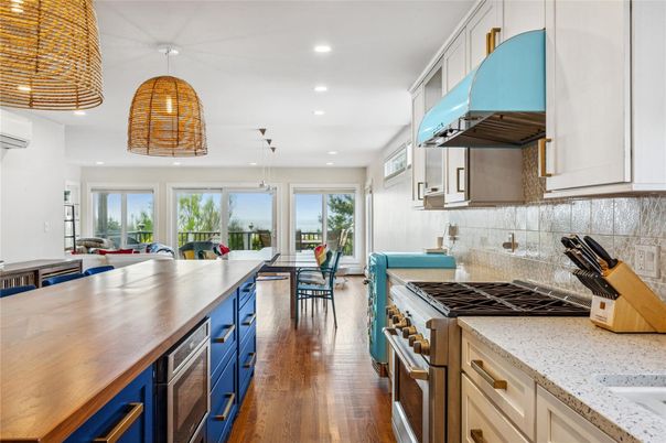 Dining room, Interior, Kitchen, Pendant Lights, Recessed Lighting, Wood Texture Flooring