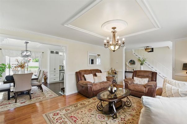 Chandelier, Dining room, Interior, Living room, Pendant Lights, Wood Texture Flooring