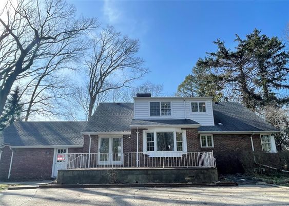 Attached, Exterior, Facade, Brick Facade, Cape Cod