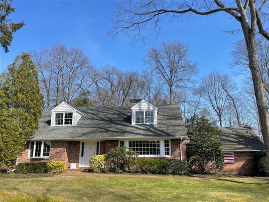 Exterior, Facade, Brick Facade, Cape Cod