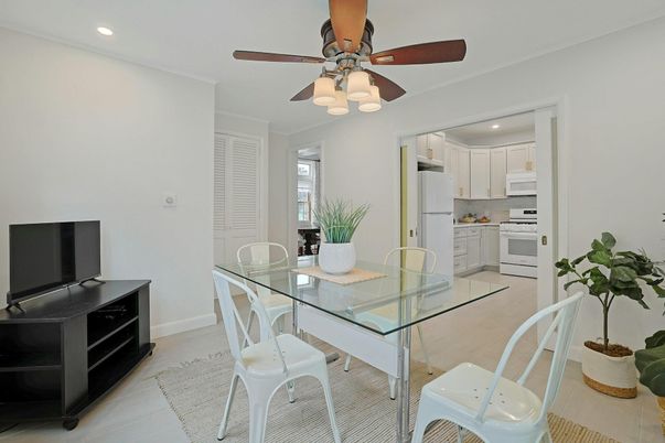 Dining room, Interior, Kitchen, Recessed Lighting