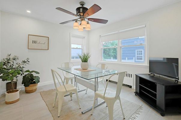 Dining room, Interior, Recessed Lighting