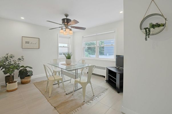 Dining room, Interior, Recessed Lighting