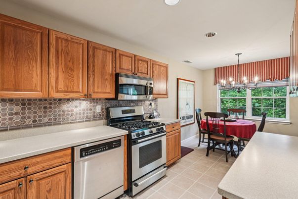 Dining room, Interior, Kitchen, Pendant Lights, Recessed Lighting, Stainless Steel Appliances