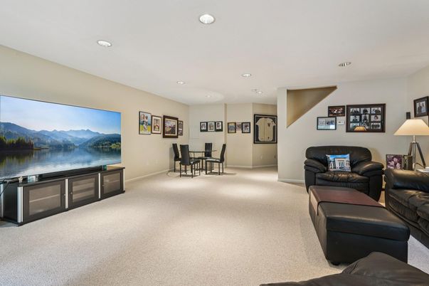 Dining room, Interior, Living room, Recessed Lighting