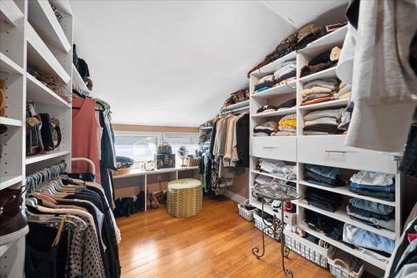 Interior, Walk-in Closets, Wood Texture Flooring