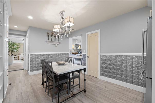 Chandelier, Dining room, Interior, Recessed Lighting, Wood Texture Flooring