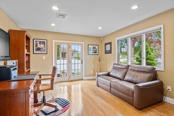 Home Office, Interior, Recessed Lighting, Wood Texture Flooring