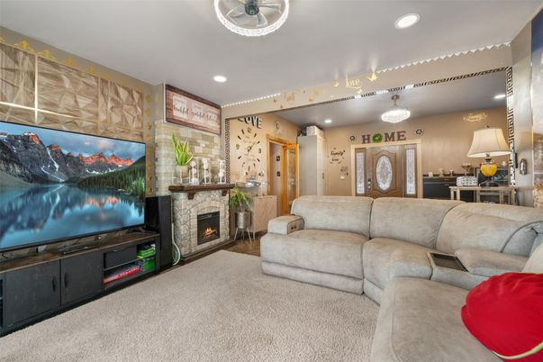 Chandelier, Fireplace, Interior, Living room, Recessed Lighting
