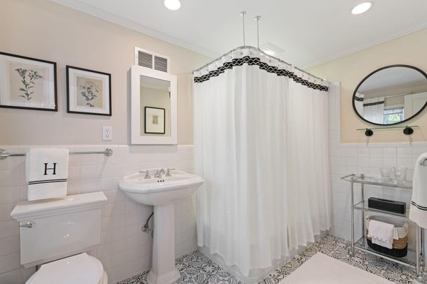 Bathroom, Interior, Recessed Lighting