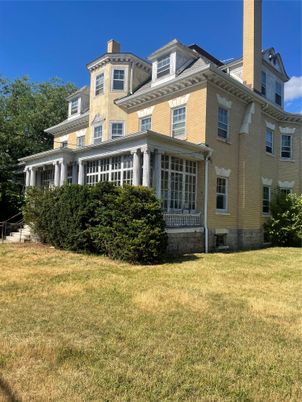 Exterior, Facade, American Foursquare