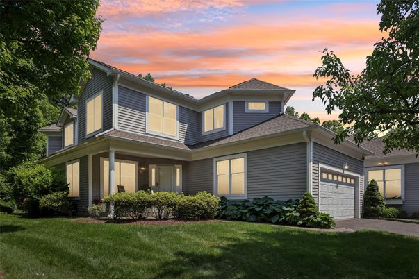 Attached, Exterior, Facade, American Craftsman