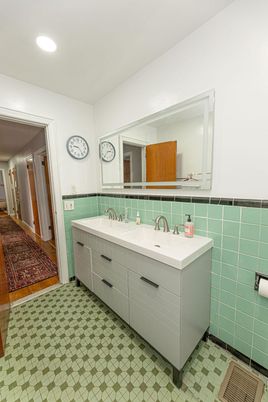 Bathroom, Dual Sink Vanities, Interior, Recessed Lighting