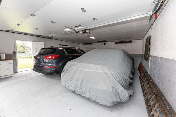 Garage, Interior