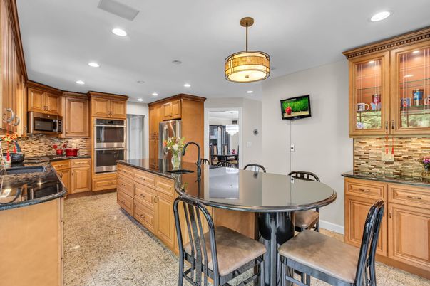 Dining room, Interior, Kitchen, Pendant Lights, Recessed Lighting, Stainless Steel Appliances