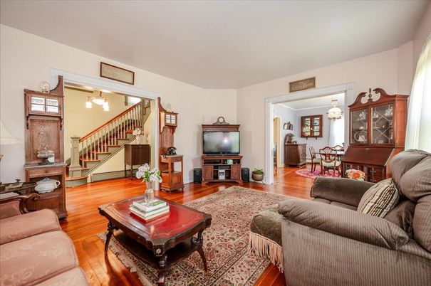 Chandelier, Dining room, Interior, Living room, Wood Texture Flooring