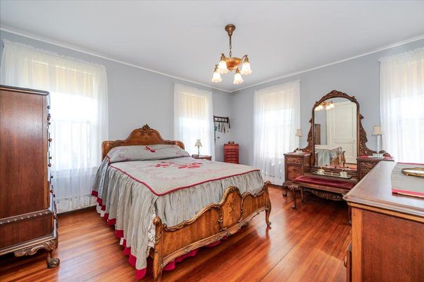 Bedroom, Interior, Pendant Lights, Wood Texture Flooring