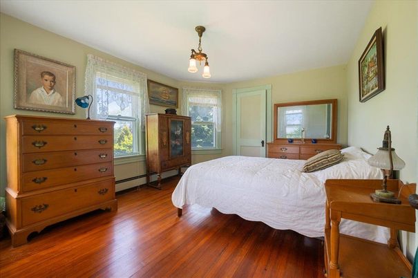 Bedroom, Interior, Pendant Lights, Wood Texture Flooring