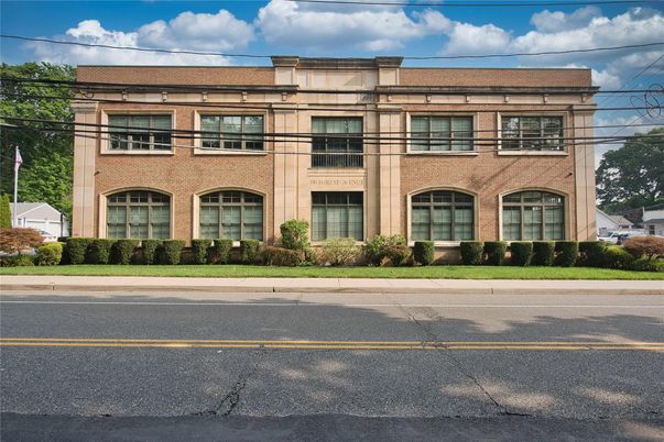 Exterior, Facade, Brick Facade, Rowhouse