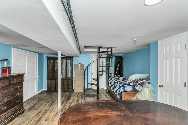 Interior, Recessed Lighting, Wood Texture Flooring